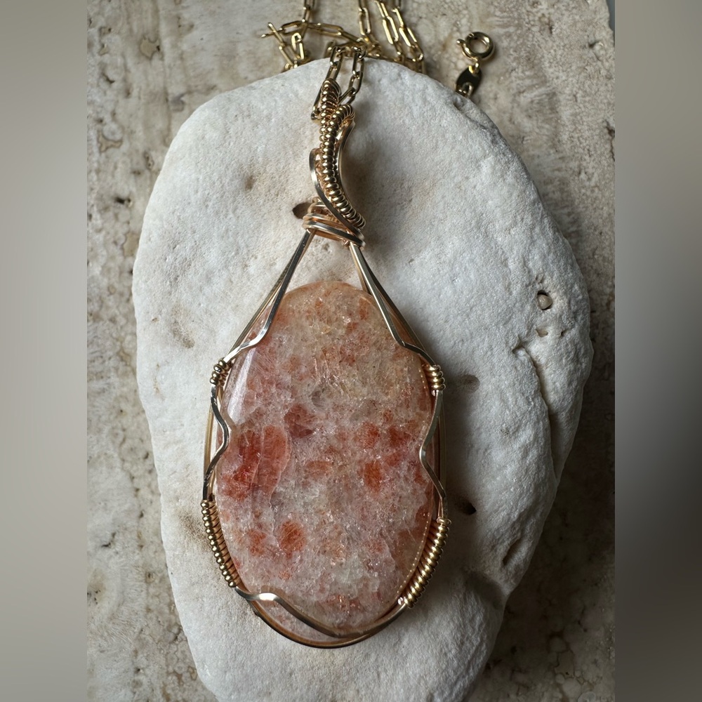 Gold Sunstone Necklace Pendant